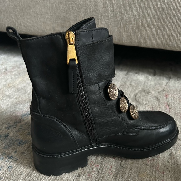 Strategia Medallion Combat Boot - Picture 3 of 16